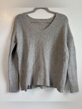 LOFT V-Neck Cozy Ribbed Wool Blend Sweater - Gray Women’s Medium